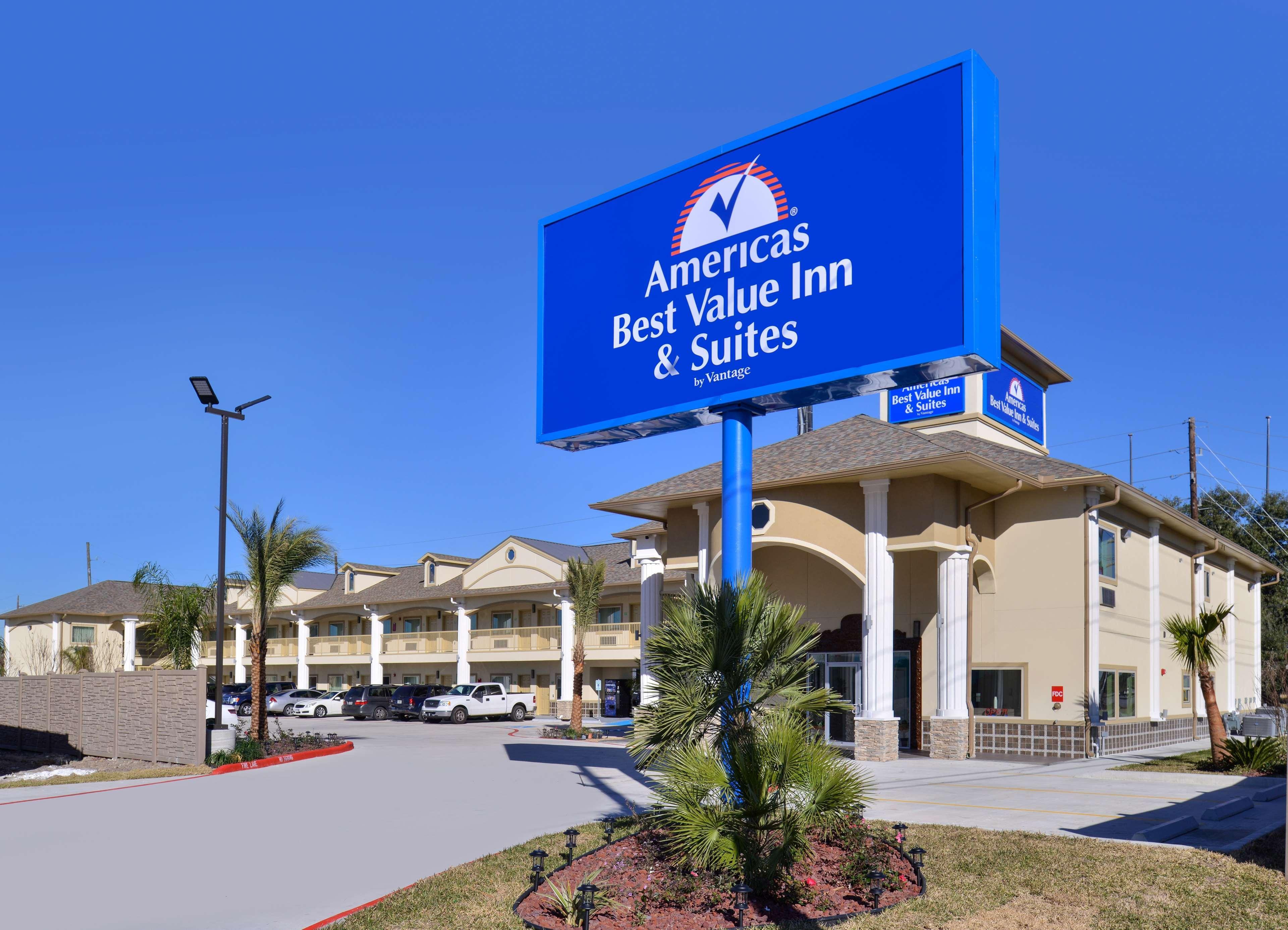 Americas Best Value Inn & Suites - Houston/Hwy 6 & Westpark Exterior photo